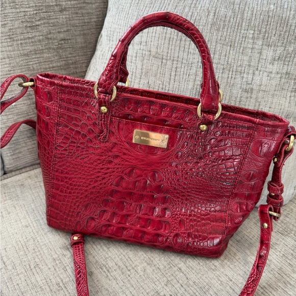 Brahmin Arno handbag in Rouge
Glossy Melbourne small leather bag - Picture 5 of 15